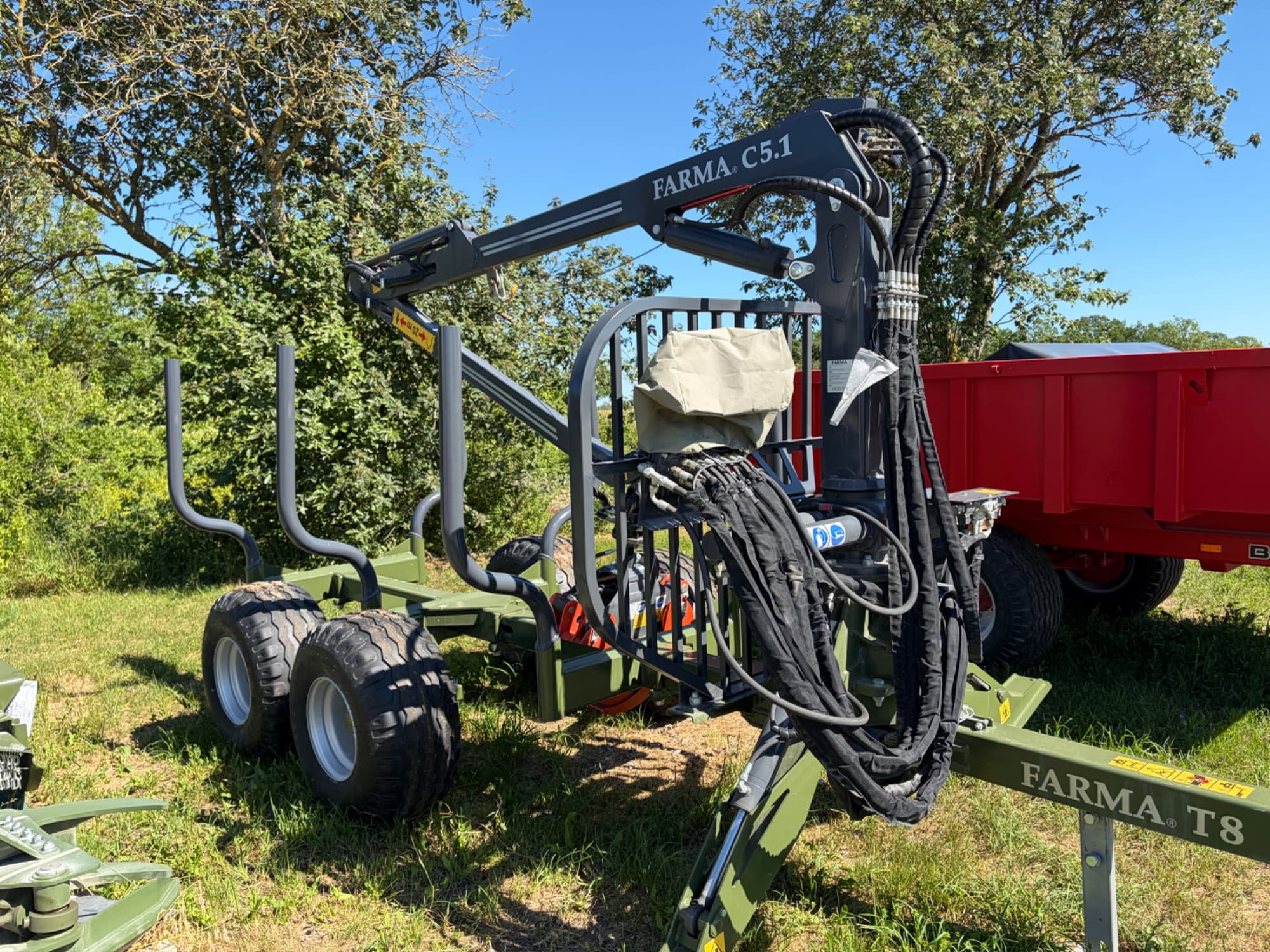 FARMA T8 5,1 HUGGARVAGN